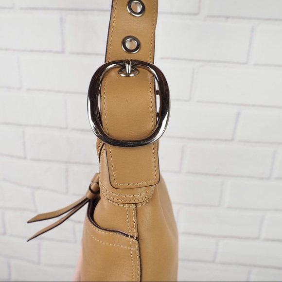 Coach East West F13354 Beige Leather Shoulder Bag - Picture 6 of 16